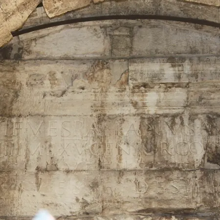 San Lorenzo בית הארחה 2*